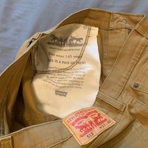 Men’s 513 Levi’s in tan/gold